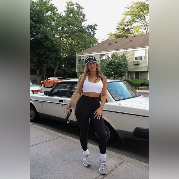 Fabletics On-The-Go PowerHold® High-Waisted Legging Sz medium tall - Picture 2 of 8